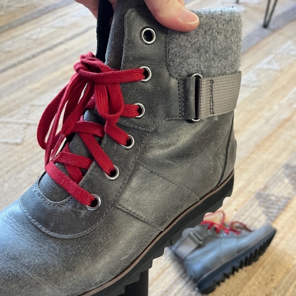 Sorel shearling lined boots, never worn - Picture 1 of 6